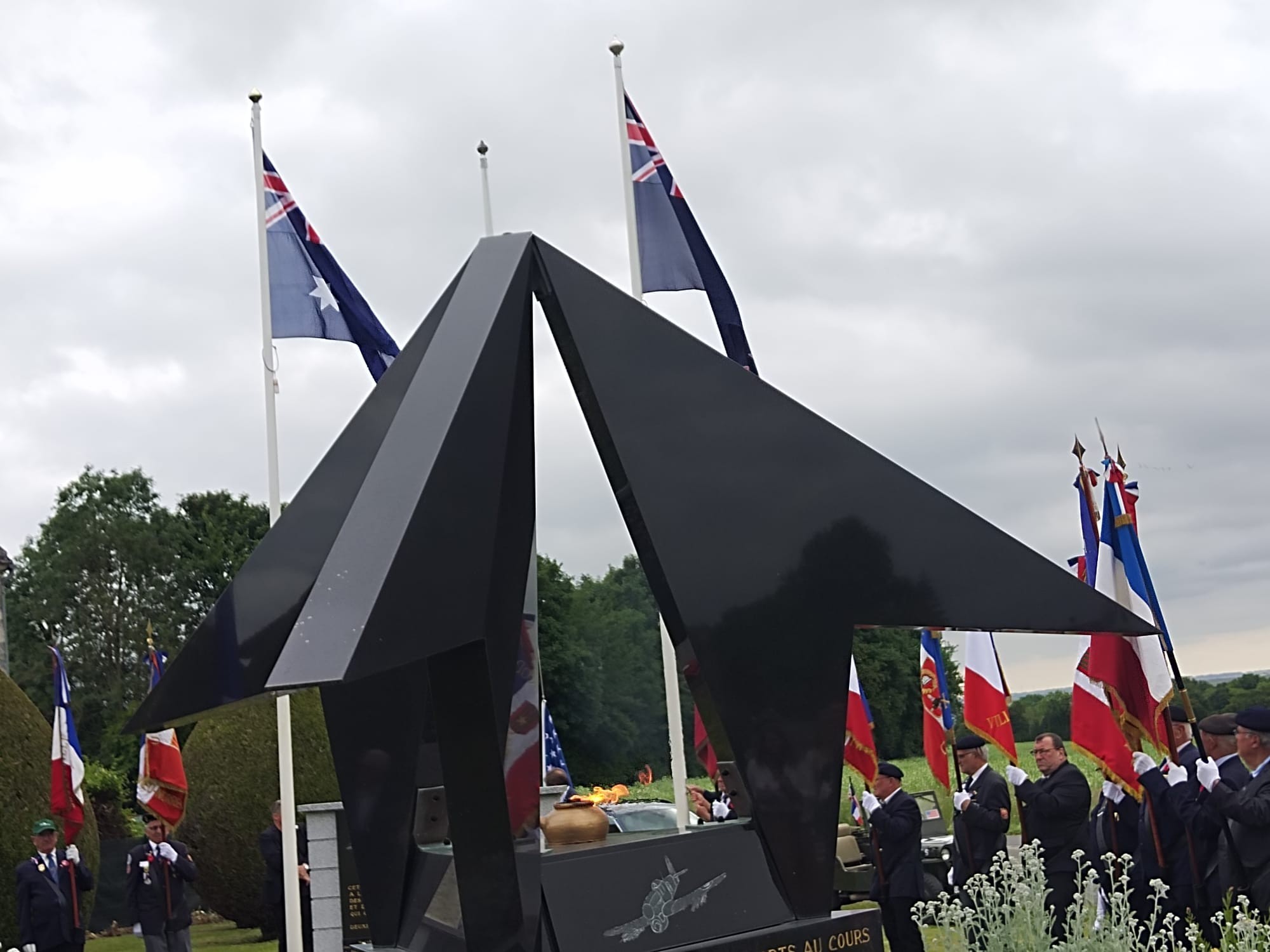 Levee du drapeau neo zelandais